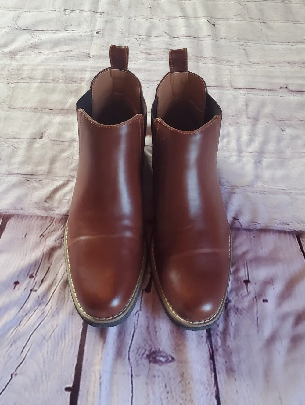 DEER STAGS  Rockland Round Toe Chelsea Boots In Redwood Slip-on Office Career 6M